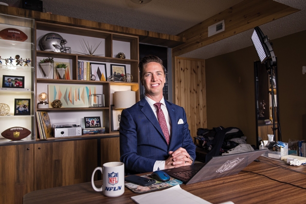 Tom Pelissero at his desk.